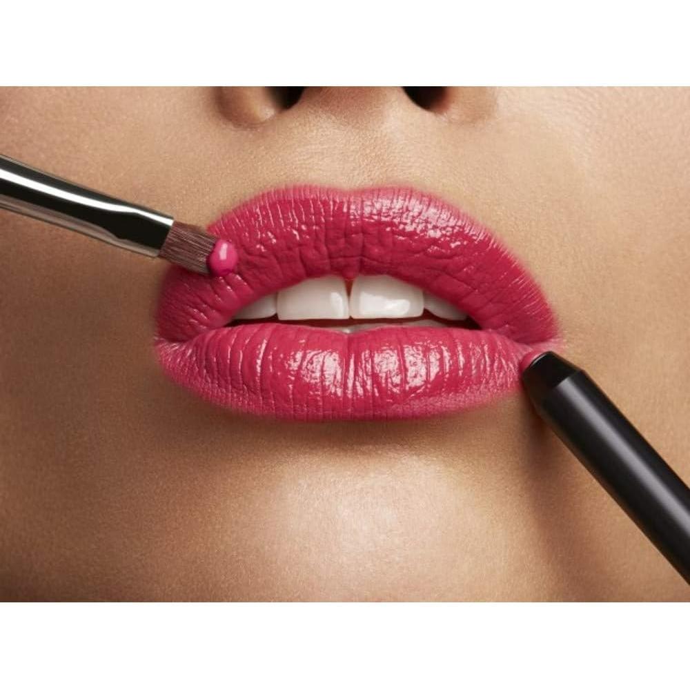 shiny glow combination L'Oreal Paris Infallible Lip Liner, 205 Apocalypse Red